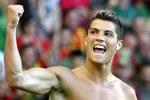 Cơ bắp cuồn cuộn của Ronaldo