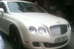 Siêu xe Bentley giá chục tỷ dạo chơi giữa chiều Thu Hà Nội