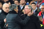 Mourinho không muốn khóc vì Alex Ferguson