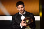 Tràng pháo tay vang dội hơn 1 phút mừng Messi đoạt Quả Bóng Vàng