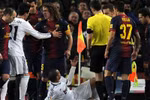 Thêm một màn hỗn chiến của Pepe và Barca