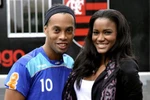 Tân Hoa hậu hoàn vũ nóng bỏng bên Ronaldinho