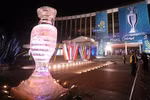 Chùm ảnh đẹp về lễ bốc thăm vòng bảng EURO 2012