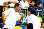 Chỉ có ở V-League: Bổ nhiệm người hành hung khán giả nhà làm HLV