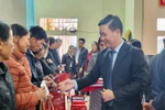 835 suất quà trao cho hộ nghèo, cận nghèo tại tỉnh Phú Thọ dịp Tết Nguyên đán 