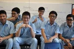 Bài 3: "Thành người" nơi trời xa