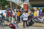 Quảng Nam: Phụ huynh nhảy hàng rào nộp hồ sơ cho con vì sợ hết... chỉ tiêu