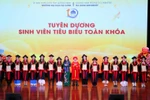 Trường Đại học Hạ Long trao bằng tốt nghiệp năm 2024 cho 812 sinh viên