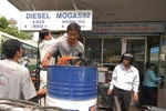 Giá xăng: Đã đến lúc các doanh nghiệp tư nhân cần nhập cuộc