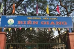 Trường cấp 1 Biên Giang báo cáo là phụ huynh nhờ cầm hộ tiền sổ liên lạc điện tử