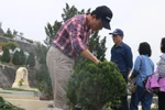 Tảo mộ cuối năm, rước gia tiên về ăn Tết, nét đẹp văn hóa của người Việt