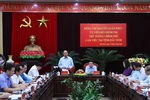 Thủ tướng thăm hỏi, động viên công nhân, người lao động