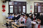 Thầy cô và học sinh Hà Nội hào hứng trong ngày đầu tiên trở lại trường 
