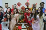 Du học sinh Việt gói bánh chưng, tổ chức chương trình Tết Xa Xứ