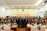HĐGS ngành Khoa học giáo dục trao giấy chứng nhận cho 27 tân phó giáo sư