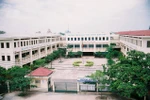 Phòng học tốc mái hư hỏng, học sinh trung học phổ thông Bình Phú nghỉ học 2 ngày