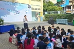 Một trường không nhận hoa dịp 20/11, xin thay bằng vở, sữa, thiết bị thể thao