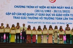 Chủ tịch TP.HCM đề nghị nghiên cứu cơ chế đảm bảo thu nhập cho giáo viên