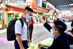 680.000 học sinh lớp 7,8,10 và 11 của Thành phố Hồ Chí Minh đến trường học