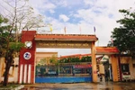Phó Hiệu trưởng THPT chuyên Phan Ngọc Hiển bắt học sinh ăn đồ đã quăng thùng rác