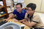 Thầy giáo 9X là điểm tựa cho học trò lúc khó khăn