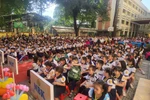 Hơn 100.000 học sinh lớp 1 của TPHCM tựu trường, bắt đầu năm học mới