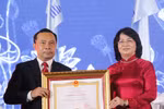Đại học Quốc gia Thành phố Hồ Chí Minh đón nhận danh hiệu Anh hùng lao động