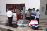 Trường Đại học Tôn Đức Thắng làm robot đa năng khử khuẩn, chống Covid-19