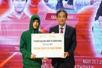 Đại học Quốc tế Hồng Bàng trao học bổng tài năng cho Siêu trí tuệ Việt
