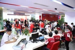 Tham gia đăng ký nguyện vọng tuyển sinh đại học, thí sinh “rước” xe máy về nhà