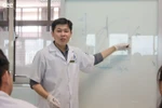 Tiến sĩ trẻ nhất đoạt giải Quả Cầu Vàng đến từ Đại học Tôn Đức Thắng