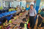 Tổ chức bếp ăn bán trú: Thực hiện nghiêm các quy định để đảm bảo ATTP cho HS