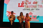 Thầy chủ nhiệm dặn học sinh: “Các em hãy là người bình thường tử tế”