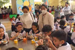 TP HCM: Phụ huynh tham gia giám sát bữa ăn bán trú của học sinh từ 5h30 sáng
