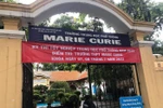 Phụ huynh ủng hộ tiền ngày thành lập trường, HT THPT Marie Curie nói gì?