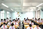 Phụ huynh, học sinh thấp thỏm chờ thông tin về môn thi thứ 3 vào lớp 10