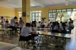 TPHCM: Trường học được tiếp tục duy trì căng tin, bãi xe nếu có tổ chức đấu thầu