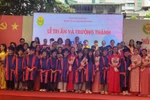 344 HS Tiểu học Nguyễn Bỉnh Khiêm nói lời cảm ơn ba mẹ trong lễ tri ân