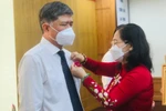 Giám đốc Sở Giáo dục Thành phố Hồ Chí Minh nhận Huân chương Lao động hạng 3