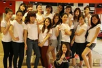 17 nữ sinh đại học "nhà giàu" RMIT dạo phố cổ làm từ thiện 