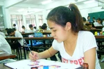 Tâm sự xúc động của sinh viên cả đời học cho bố mẹ
