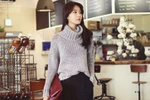 Nàng công sở mặc đẹp: Những chiếc áo cổ lọ tiện dụng