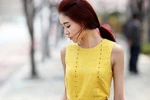 Mùa thu về trên phố với áo váy vàng nắng mai 