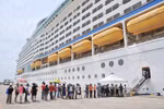 Cận cảnh du thuyền lớn nhất châu Á vừa cập cảng Việt Nam