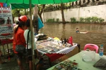 Cuộc sống tại Bangkok trong lũ lụt