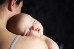  5 lỗi bố mẹ thường mắc khi cho con ngủ 