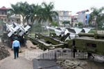 Bộ đội Tên lửa huấn luyện tháo, nạp đạn