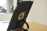 “Xoay” New iPad với Rolling Ave iCircle