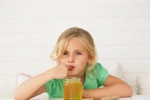 Có nên cho trẻ nhỏ uống mật ong?