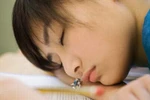 Thiếu ngủ tạo ra những hành vi xấu ở tuổi teen